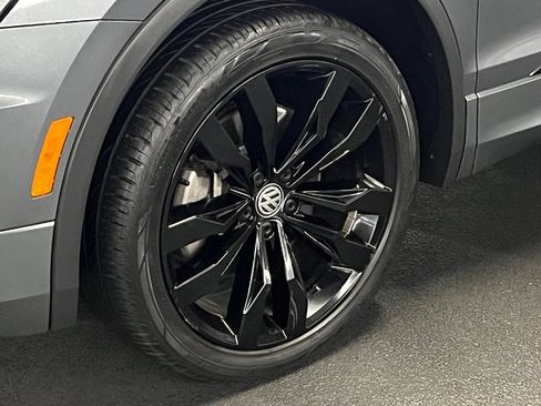 Certified 2021 Volkswagen Tiguan SE R-Line AWD/4WD image 39
