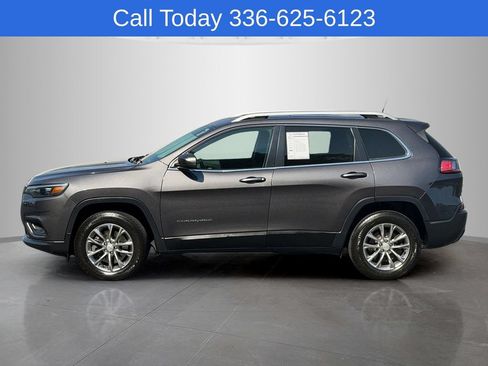 Used 2021 Jeep Cherokee Latitude Lux w/ Sun & Sound Group AWD/4WD image 3