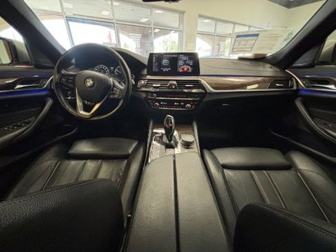 Used 2018 BMW 530i xDrive AWD/4WD image 8