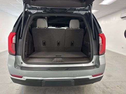 New 2026 GMC Yukon Elevation w/ LPO, Elevation Black Package RWD image 7