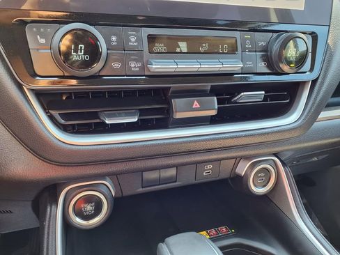 Used 2025 Toyota Grand Highlander AWD image 9