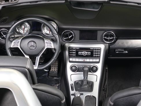 Used 2014 Mercedes-Benz SLK 250 w/ Premium Package image 34