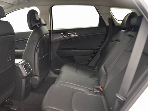 Used 2023 Kia Sportage EX image 14