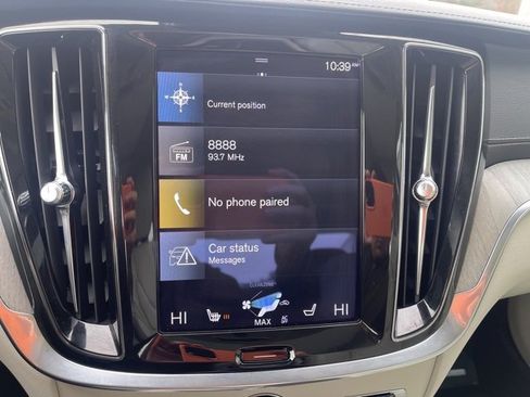 Used 2022 Volvo S60 B5 Inscription image 30