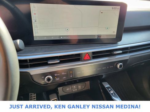 Used 2024 Kia Sorento SX image 10