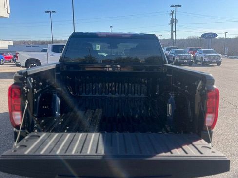 New 2025 GMC Sierra 1500 Elevation image 26