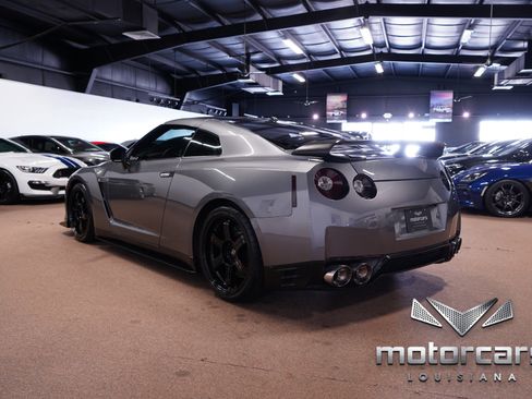 Used 2014 Nissan GT-R Black Edition image 5