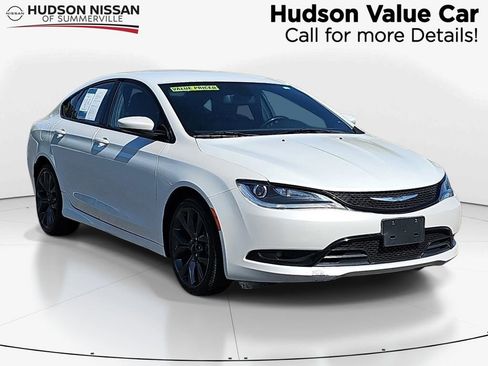 Used 2015 Chrysler 200 S FWD image 1