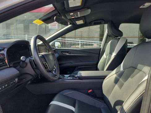 Used 2025 Toyota Camry SE image 15