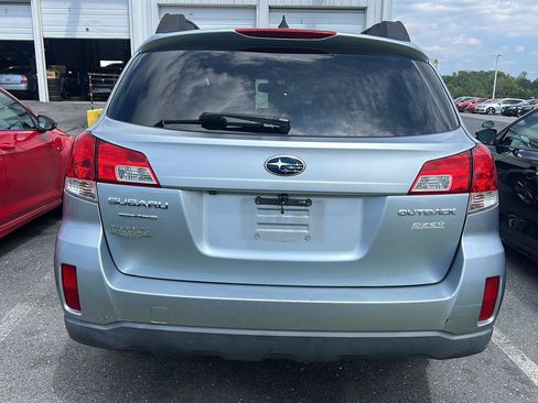 Used 2013 Subaru Outback 2.5i Limited AWD/4WD image 3