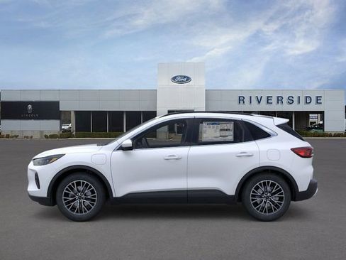 New 2025 Ford Escape SE w/ PHEV Premium Package image 3