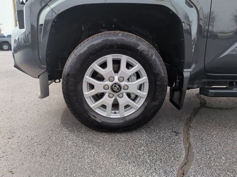 Certified 2025 Toyota Tacoma SR5 image 27