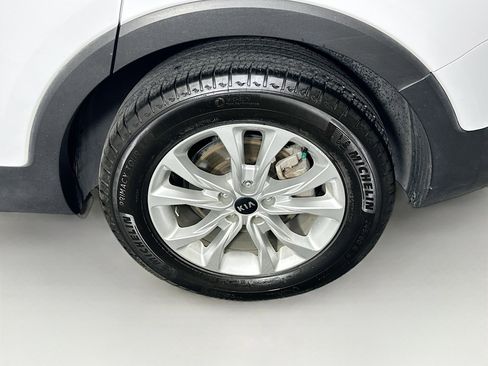 Used 2021 Kia Telluride LX AWD/4WD image 11