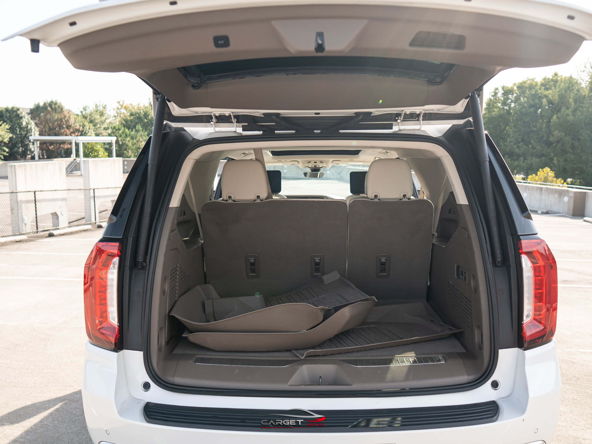 Used 2021 GMC Yukon XL Denali w/ Denali Premium Package RWD image 48