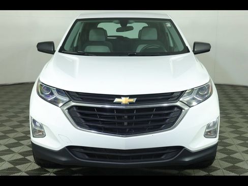 Used 2018 Chevrolet Equinox LS FWD image 9