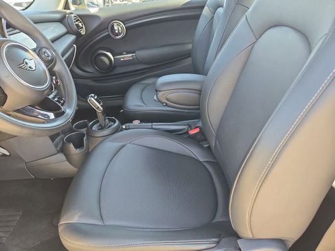 Used 2020 MINI Cooper 2-Door Hardtop image 15