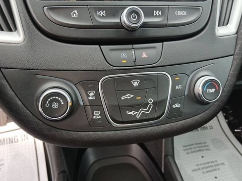 Used 2025 Chevrolet Malibu LS FWD image 21