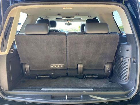 Used 2012 Cadillac Escalade Luxury AWD/4WD image 29