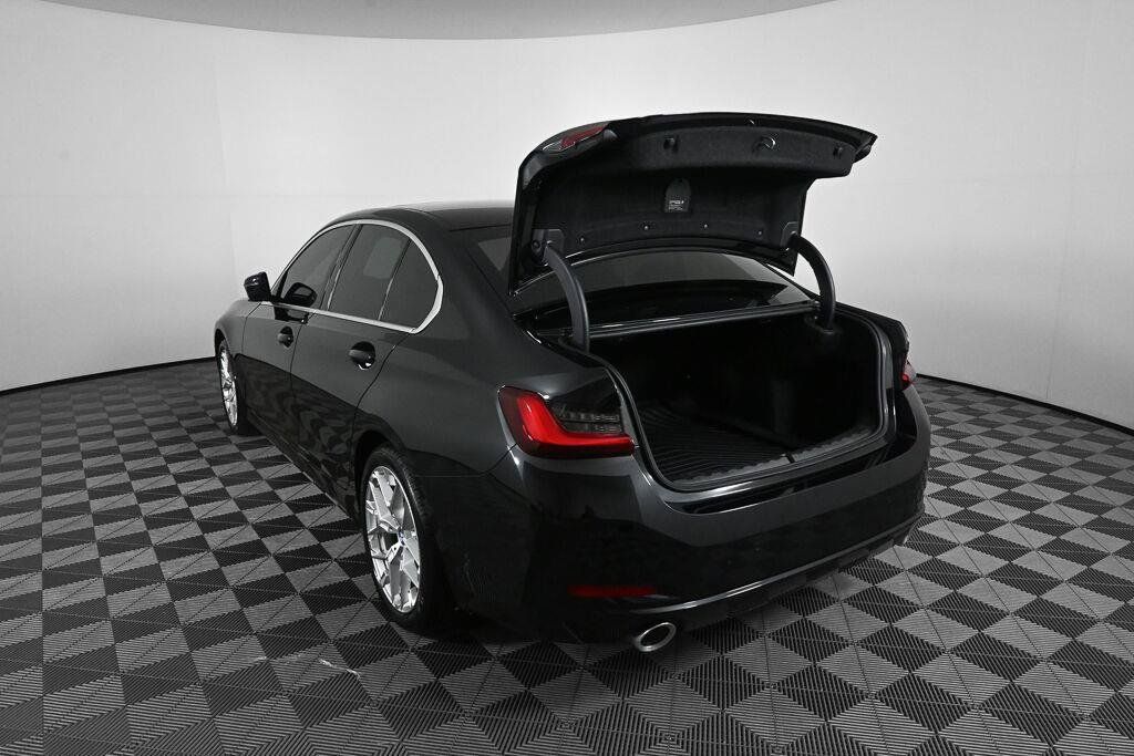 Used 2025 BMW 330i Sedan w/ Convenience Package RWD image 26