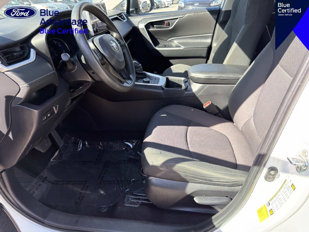 Used 2024 Toyota RAV4 LE AWD/4WD image 16