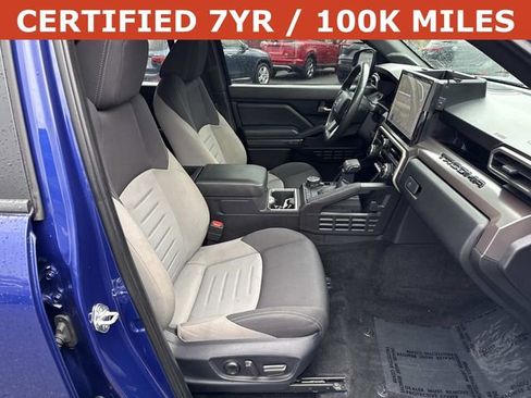 Used 2024 Toyota Tacoma TRD Off-Road image 9