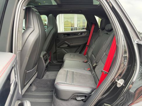 Used 2025 Porsche Cayenne GTS image 54