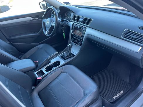 Used 2013 Volkswagen Passat 2.5 SE FWD image 11