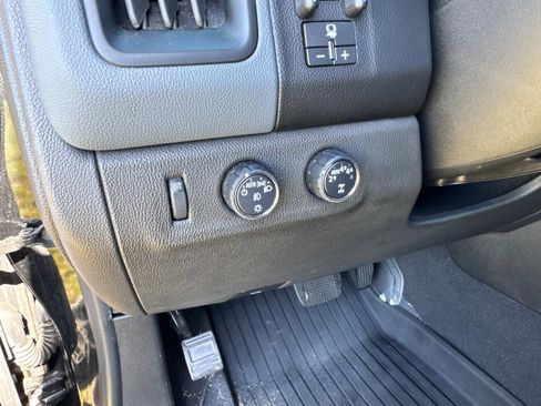 Used 2022 Chevrolet Colorado Z71 w/ Z71 Midnight Edition AWD/4WD image 34