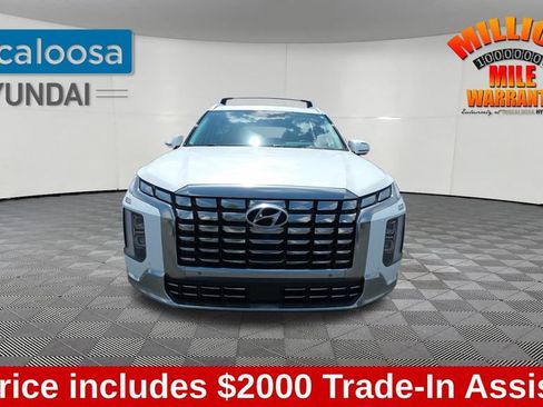 Used 2025 Hyundai Palisade Calligraphy FWD image 2