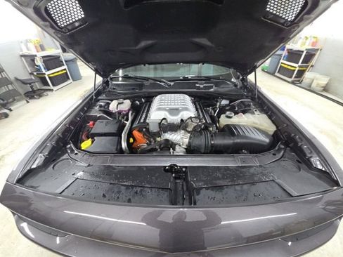 Used 2016 Dodge Challenger SRT Hellcat image 16
