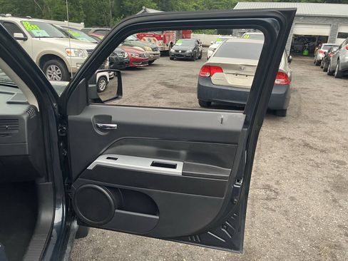 Used 2008 Jeep Patriot Limited AWD/4WD image 19