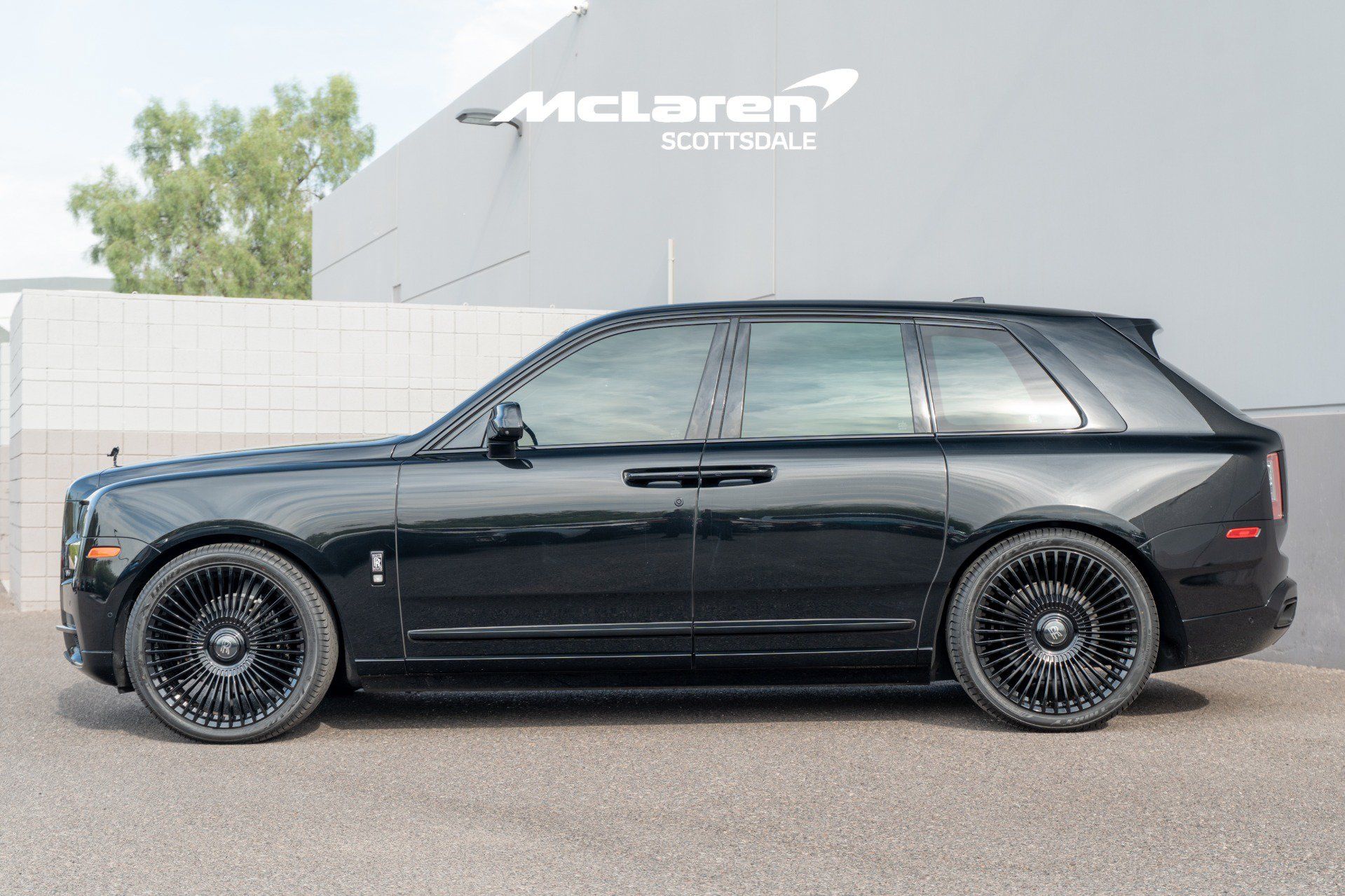 Used 2022 Rolls-Royce Cullinan AWD/4WD image 4
