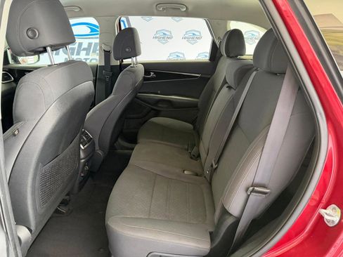 Used 2017 Kia Sorento AWD w/ LX V6 Convenience Package image 19
