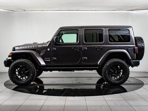 Used 2019 Jeep Wrangler Unlimited Sahara w/ Quick Order Package 24M Moab image 5