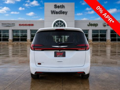 New 2026 Chrysler Pacifica Select FWD image 61