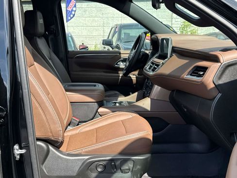 Used 2024 Chevrolet Tahoe High Country AWD/4WD image 16