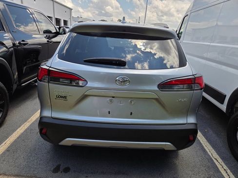 Used 2023 Toyota Corolla Cross XLE FWD image 8