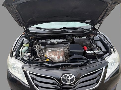 Used 2010 Toyota Camry LE FWD image 24