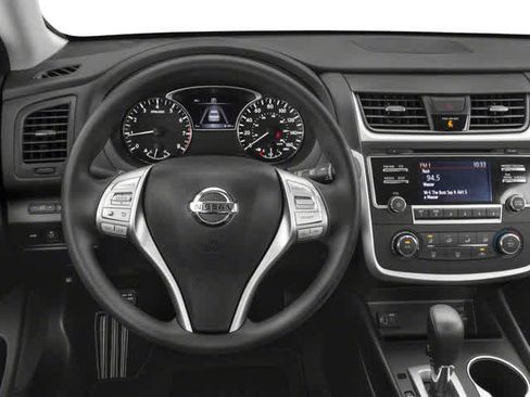 Used 2018 Nissan Altima 2.5 SV FWD image 7