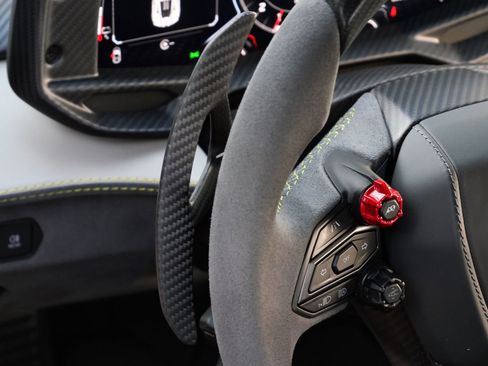 Used 2025 Lamborghini Revuelto AWD/4WD image 22