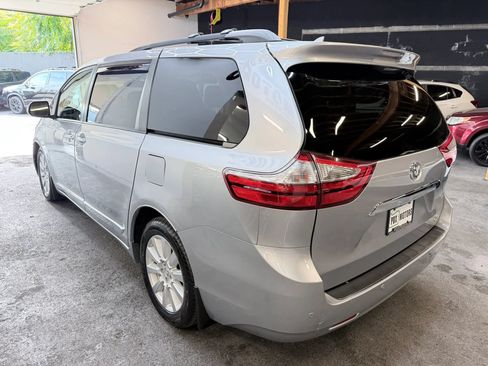 Used 2017 Toyota Sienna Limited Premium AWD/4WD image 6