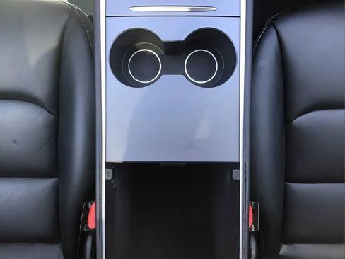 Used 2021 Tesla Model Y Long Range image 37