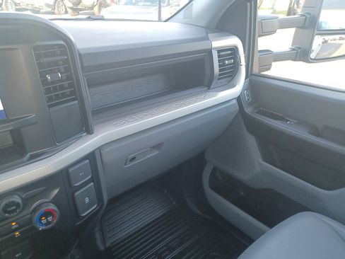 Used 2025 Ford F250 XL w/ XL Chrome Package image 31