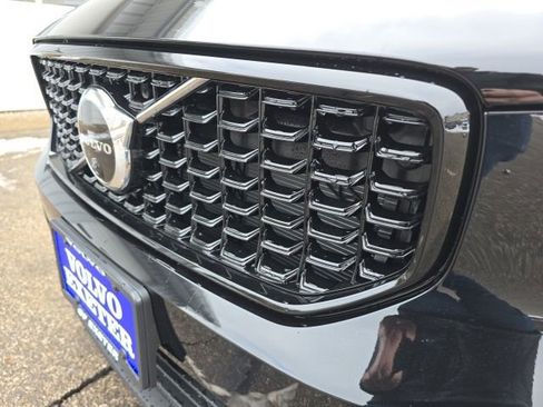 New 2026 Volvo XC40 B5 Plus w/ Protection Package Premier AWD/4WD image 11