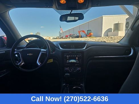 Used 2017 Chevrolet Traverse LT image 25