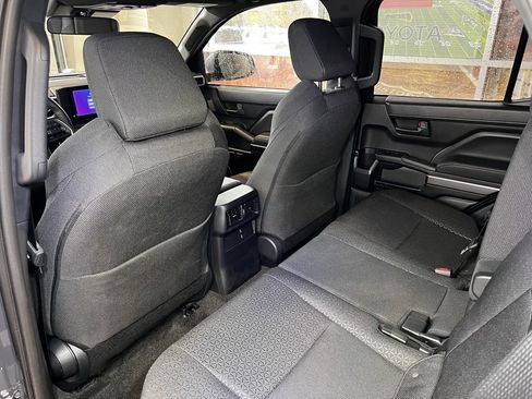 Used 2025 Toyota 4Runner SR5 image 40