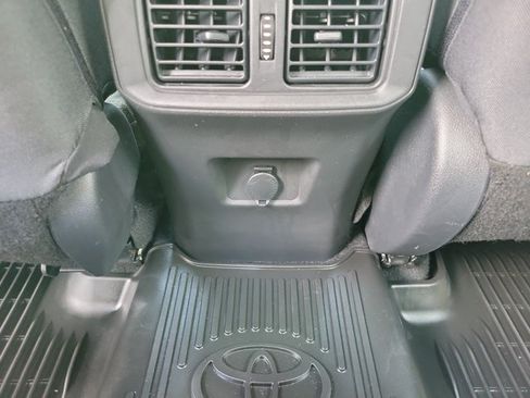 Used 2023 Toyota RAV4 LE FWD image 10