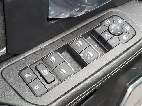 Used 2025 RAM 3500 Laramie image 25