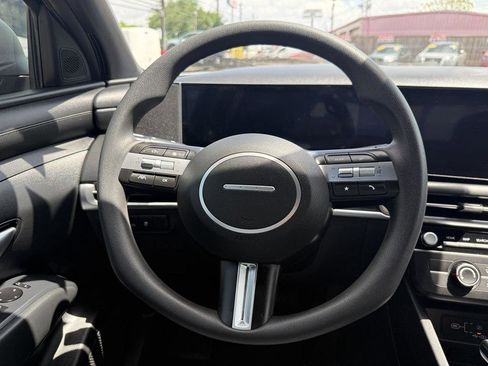 Used 2025 Hyundai Santa Cruz SE image 11