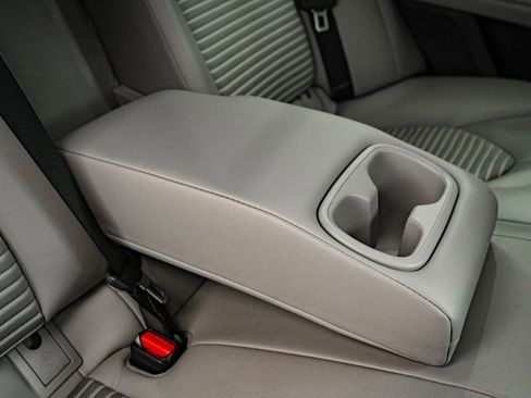 Used 2018 Toyota Camry SE image 43